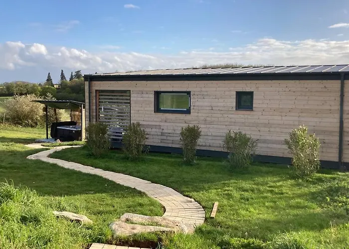 Chez Gaston, Les De Cazes Alpesi faház Sérignac